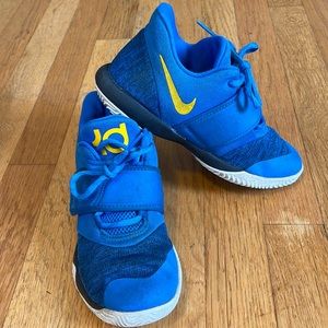 Boys Nike KD (Kevin Durant) basketball shoes